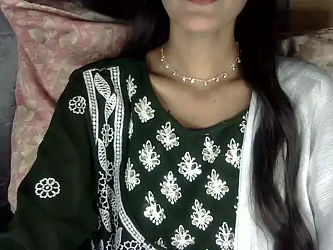 zara Khan0 online show from 10/31/25, 03:30