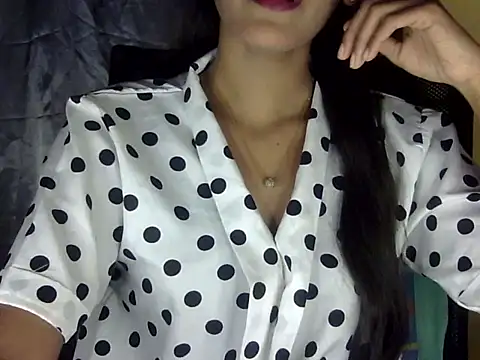 zara Khan0 online show from 11/19/25, 01:44