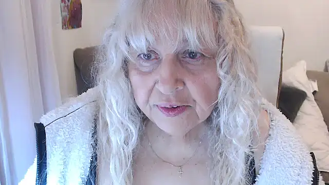 SusiLifeXXX online show from 11/19/25, 08:20