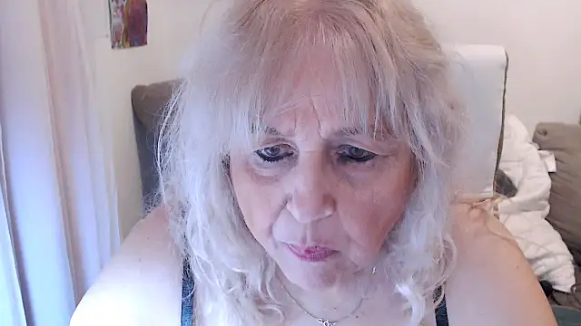 SusiLifeXXX online show from 11/29/25, 10:10