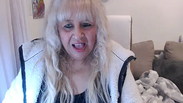 SusiLifeXXX online show from 10/30/25, 07:11