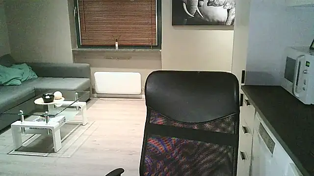 Dartanjanas13 online show from 10/17/25, 06:43