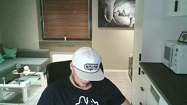 Dartanjanas13 online show from 10/15/25, 04:48