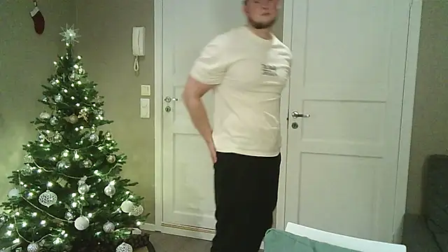 Dartanjanas13 online show from 12/18/25, 05:06