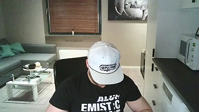 Dartanjanas13 online show from 10/18/25, 09:06