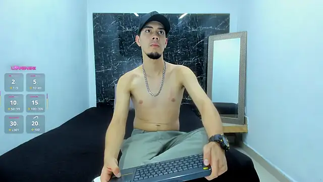 Snapshot of _Axel_09 chatting on 09/09/25, 03:38 Axel 09 online show from 09/09/25, 03:38