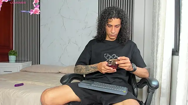 Snapshot of JackAndRosse_ chatting on 04/09/26, 04:24 JackAndRosse online show from 04/09/26, 04:24