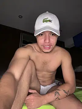 Snapshot of Mlkrrp chatting on 11/20/25, 12:00 Mlkrrp online show from 11/20/25, 12:00