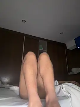 Snapshot of Mlkrrp chatting on 11/26/25, 02:33 Mlkrrp online show from 11/26/25, 02:33