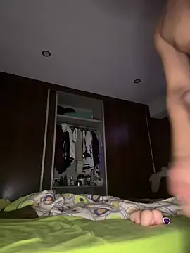 Snapshot of Mlkrrp chatting on 11/24/25, 01:05 Mlkrrp online show from 11/24/25, 01:05