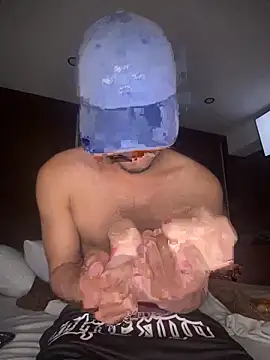 Snapshot of Mlkrrp chatting on 09/29/25, 12:28 Mlkrrp online show from 09/29/25, 12:28