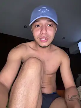 Snapshot of Mlkrrp chatting on 11/12/25, 01:10 Mlkrrp online show from 11/12/25, 01:10