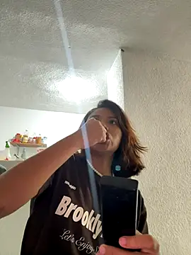 Nia Desire online show from 11/07/25, 01:43