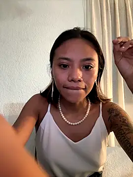 Nia Desire online show from 09/19/25, 06:28