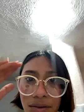 Nia Desire online show from 11/18/25, 05:11