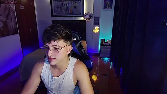 Snapshot of Justin_trevor1 chatting on 10/03/25, 12:14 Justin trevor1 online show from 10/03/25, 12:14