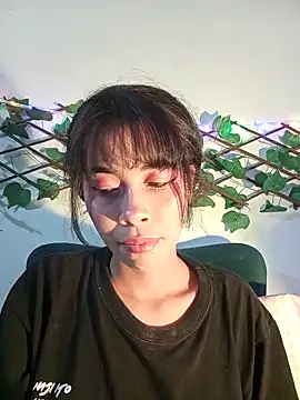 Snapshot of dolliette24 chatting on 06/05/26, 03:44 dolliette24 online show from 06/05/26, 03:44