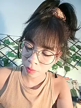 Snapshot of dolliette24 chatting on 05/18/26, 05:34 dolliette24 online show from 05/18/26, 05:34