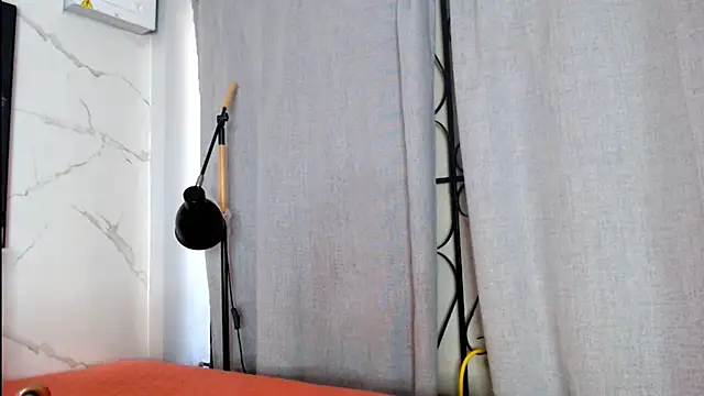 Snapshot of Evaa_18 chatting on 12/17/25, 06:02 Evaa 18 online show from 12/17/25, 06:02