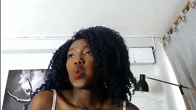 Evaa 18 online show from 12/19/25, 05:48