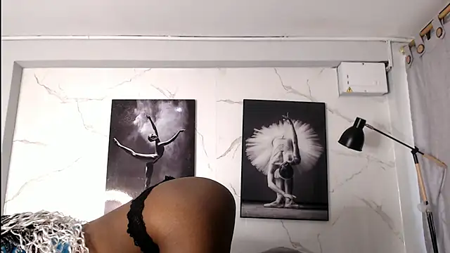 Snapshot of Evaa_18 chatting on 11/07/25, 05:50 Evaa 18 online show from 11/07/25, 05:50