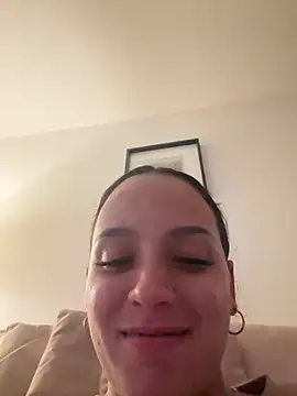 Snapshot of Maia_Park chatting on 05/19/26, 08:27 Maia Park online show from 05/19/26, 08:27