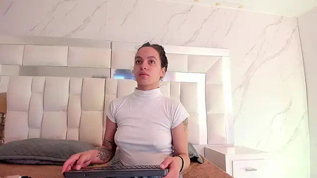 Maia Park online show from 02/25/26, 11:43