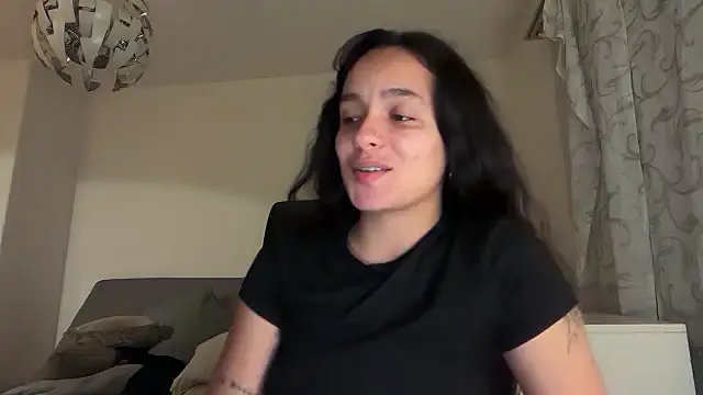 Snapshot of Maia_Park chatting on 04/24/26, 11:07 Maia Park online show from 04/24/26, 11:07