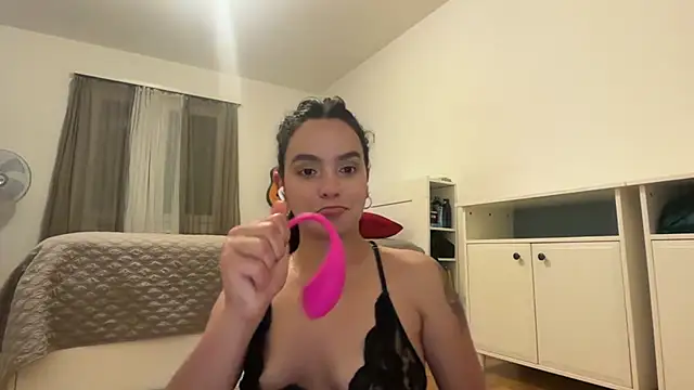 Snapshot of Maia_Park chatting on 04/30/26, 10:03 Maia Park online show from 04/30/26, 10:03