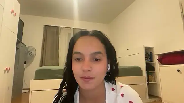 Snapshot of Maia_Park chatting on 05/01/26, 10:15 Maia Park online show from 05/01/26, 10:15