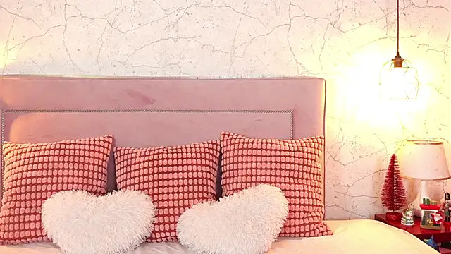 Snapshot of ChannelAngeless chatting on 12/18/25, 01:59 ChannelAngeless online show from 12/18/25, 01:59