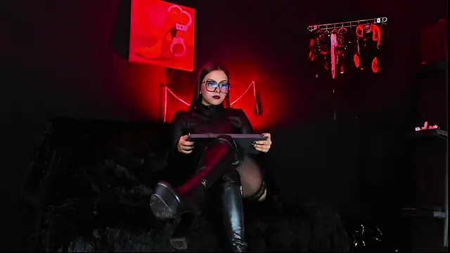 isabellestone online show from 02/24/26, 09:26