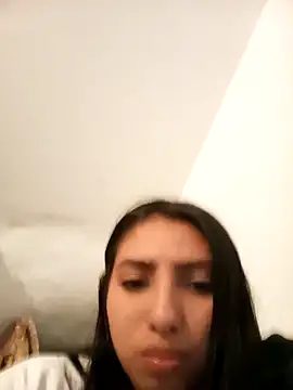 Snapshot of babyqueens chatting on 12/21/25, 02:35 babyqueens online show from 12/21/25, 02:35