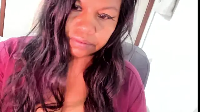 Snapshot of ebonylouissexyhot chatting on 09/26/25, 09:05 ebonylouissexyhot online show from 09/26/25, 09:05