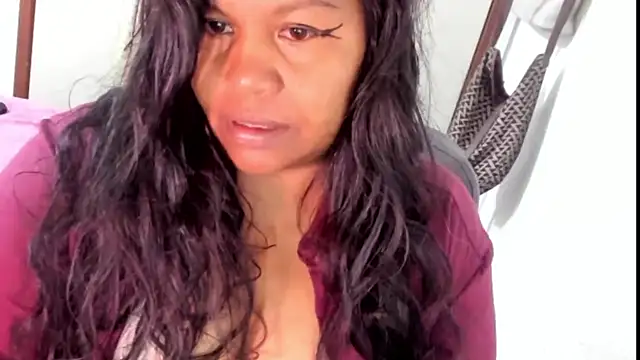 Snapshot of ebonylouissexyhot chatting on 09/25/25, 03:34 ebonylouissexyhot online show from 09/25/25, 03:34