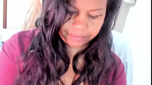 Snapshot of ebonylouissexyhot chatting on 09/27/25, 12:06 ebonylouissexyhot online show from 09/27/25, 12:06