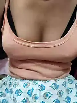 Snapshot of Reeta-rani chatting on 09/19/25, 04:05 Reeta-rani online show from 09/19/25, 04:05