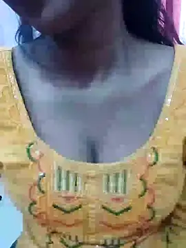 Snapshot of Reeta-rani chatting on 10/17/25, 04:16 Reeta-rani online show from 10/17/25, 04:16