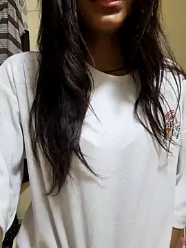 Snapshot of Raj-kumari chatting on 05/12/26, 04:46 Raj-kumari online show from 05/12/26, 04:46