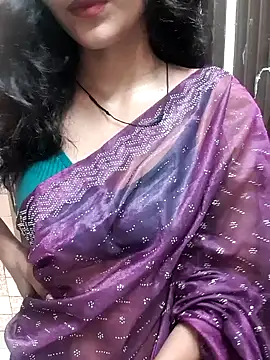 Snapshot of Raj-kumari chatting on 09/15/25, 04:40 Raj-kumari online show from 09/15/25, 04:40
