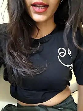 Snapshot of Raj-kumari chatting on 05/05/26, 04:32 Raj-kumari online show from 05/05/26, 04:32