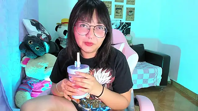 Lolii Zoe online show from 10/06/25, 12:56