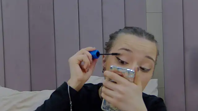 ZoeyNeal online show from 03/27/26, 02:18