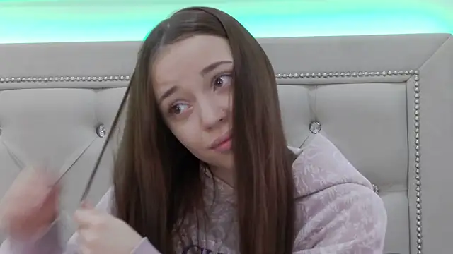 Snapshot of ZoeyNeal chatting on 03/01/26, 02:17 ZoeyNeal online show from 03/01/26, 02:17