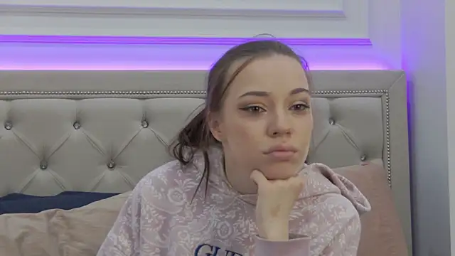 ZoeyNeal online show from 03/09/26, 01:58