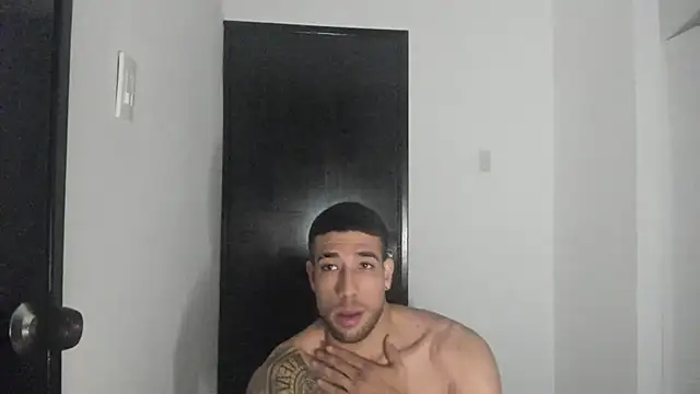 Snapshot of ThiagoLugo chatting on 06/27/26, 03:34 ThiagoLugo online show from 06/27/26, 03:34