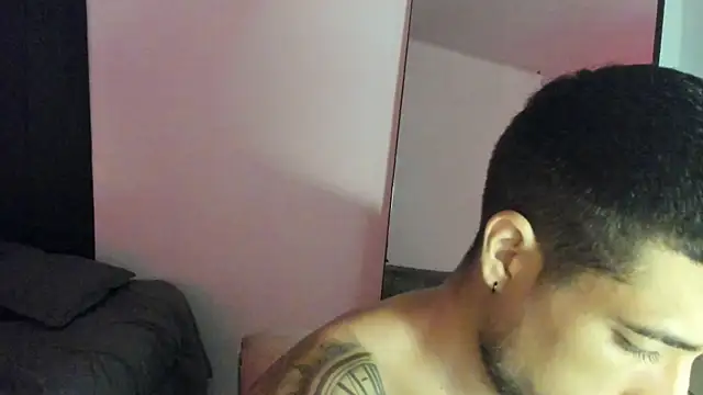 ThiagoLugo online show from 10/18/25, 12:23