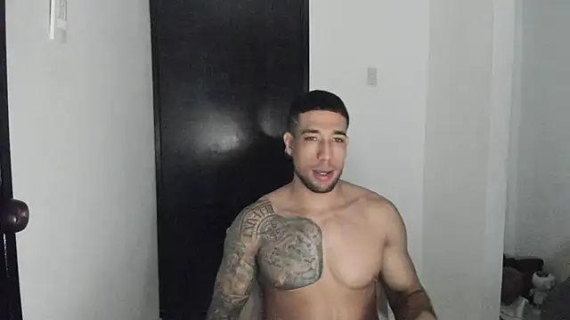 Snapshot of ThiagoLugo chatting on 07/21/26, 04:14 ThiagoLugo online show from 07/21/26, 04:14