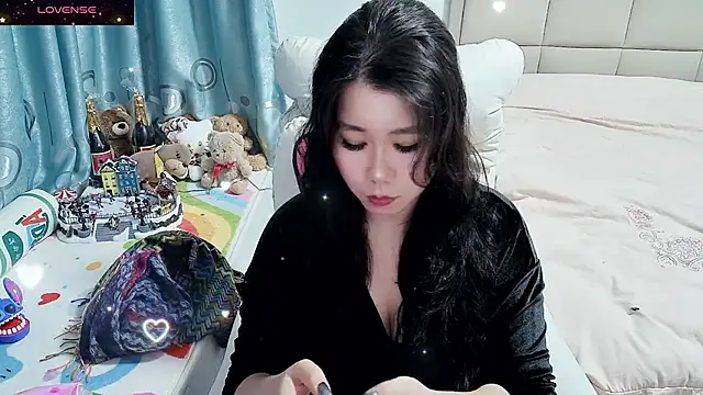 Onlyxixi online show from 11/17/25, 01:37