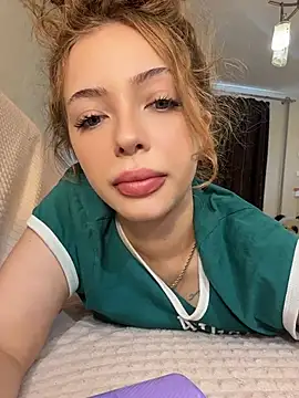 Snapshot of Hannah_xBaby chatting on 06/17/26, 09:30 Hannah xBaby online show from 06/17/26, 09:30